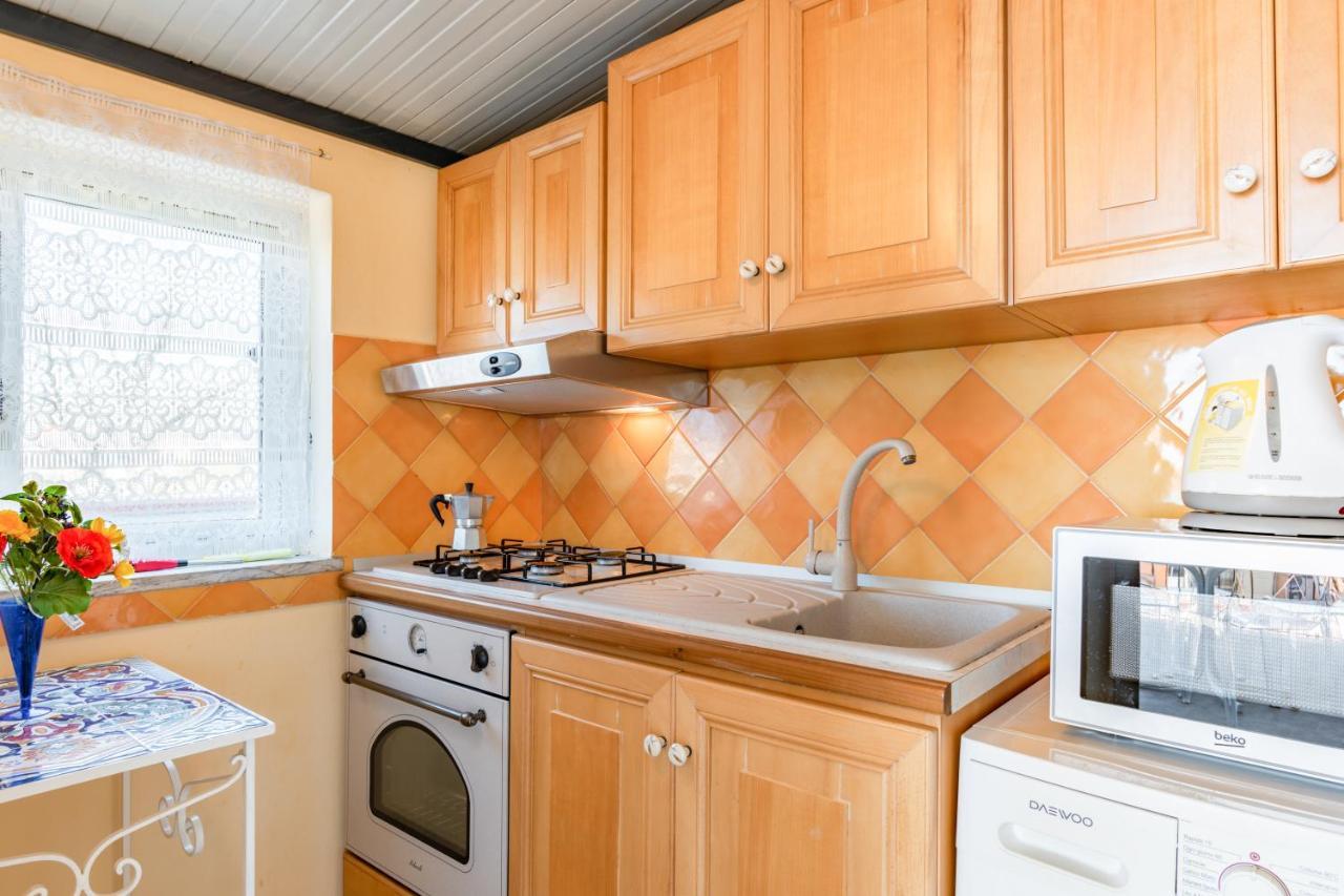 Giardini Naxos Apartment With Terrace Near The Sea Exteriör bild