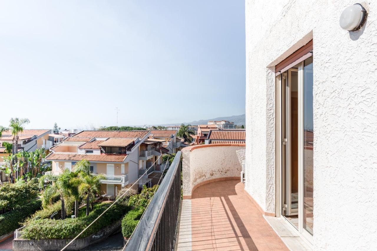 Giardini Naxos Apartment With Terrace Near The Sea Exteriör bild