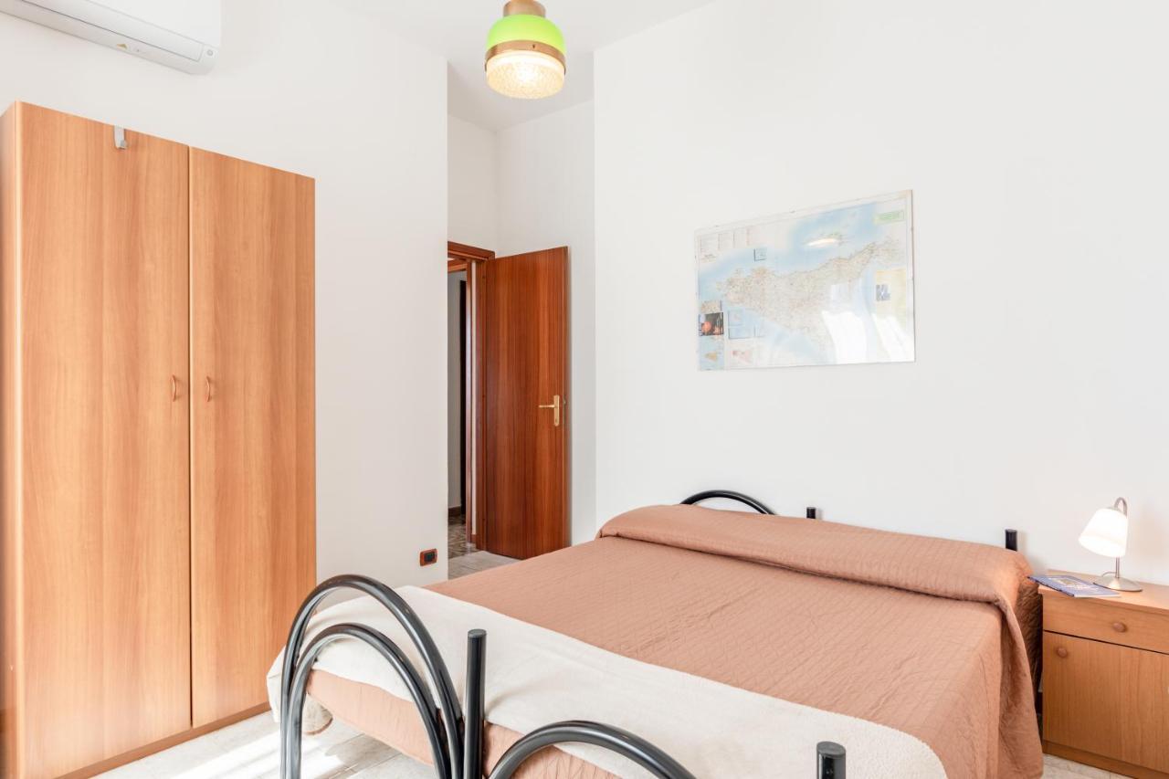 Giardini Naxos Apartment With Terrace Near The Sea Exteriör bild